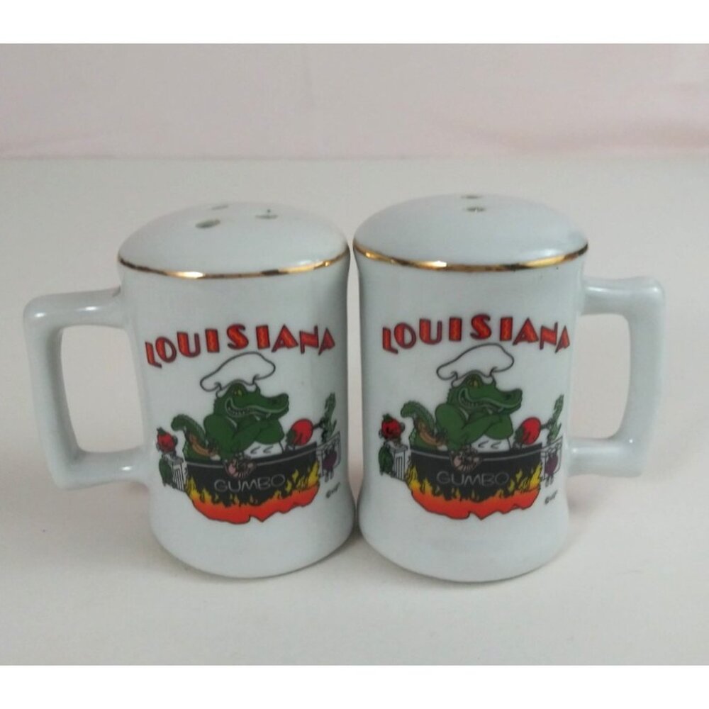 Vintage Ugn Louisiana Gator Cooking Gumbo Souvenir Stein Salt & Pepper Shakers